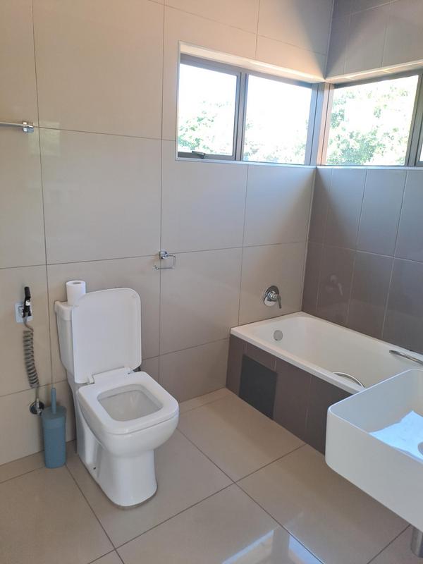 To Let 3 Bedroom Property for Rent in Emmarentia Gauteng