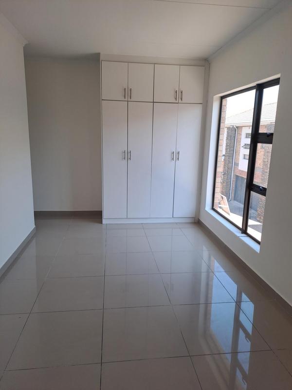 To Let 3 Bedroom Property for Rent in Emmarentia Gauteng