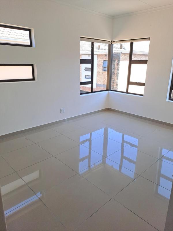 To Let 3 Bedroom Property for Rent in Emmarentia Gauteng