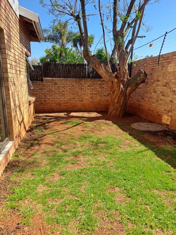 To Let 3 Bedroom Property for Rent in Emmarentia Gauteng