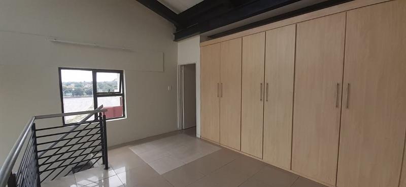 1 Bedroom Property for Sale in Rooihuiskraal North Gauteng