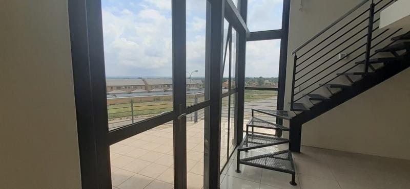 1 Bedroom Property for Sale in Rooihuiskraal North Gauteng