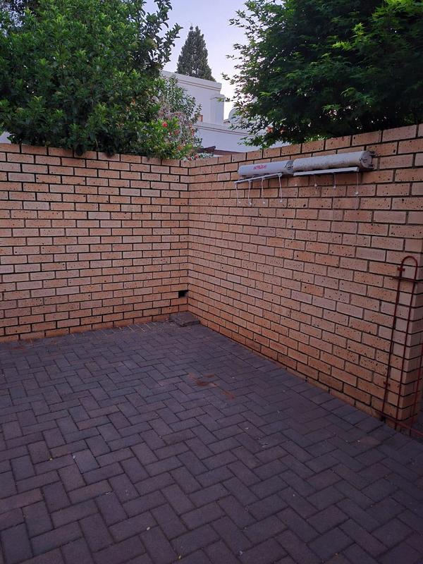 To Let 3 Bedroom Property for Rent in Eldoglen Gauteng