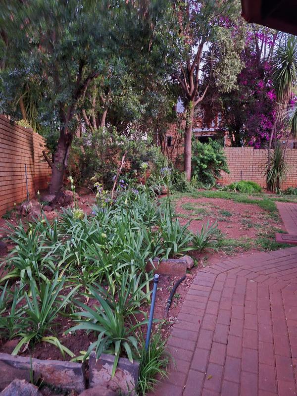 To Let 3 Bedroom Property for Rent in Eldoglen Gauteng