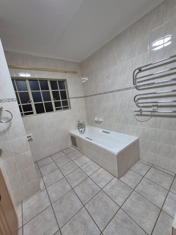 To Let 3 Bedroom Property for Rent in Eldoglen Gauteng