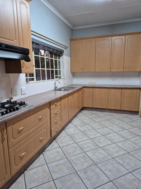To Let 3 Bedroom Property for Rent in Eldoglen Gauteng