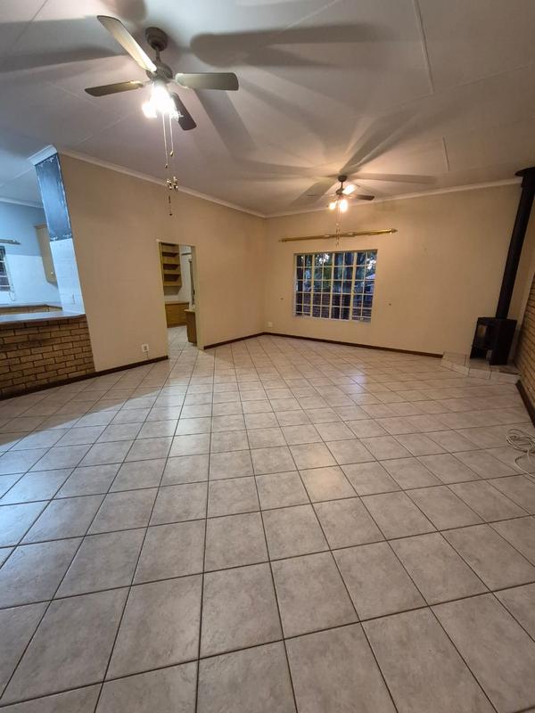 To Let 3 Bedroom Property for Rent in Eldoglen Gauteng