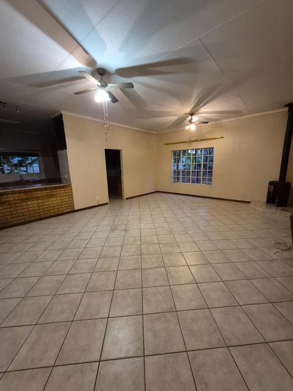 To Let 3 Bedroom Property for Rent in Eldoglen Gauteng