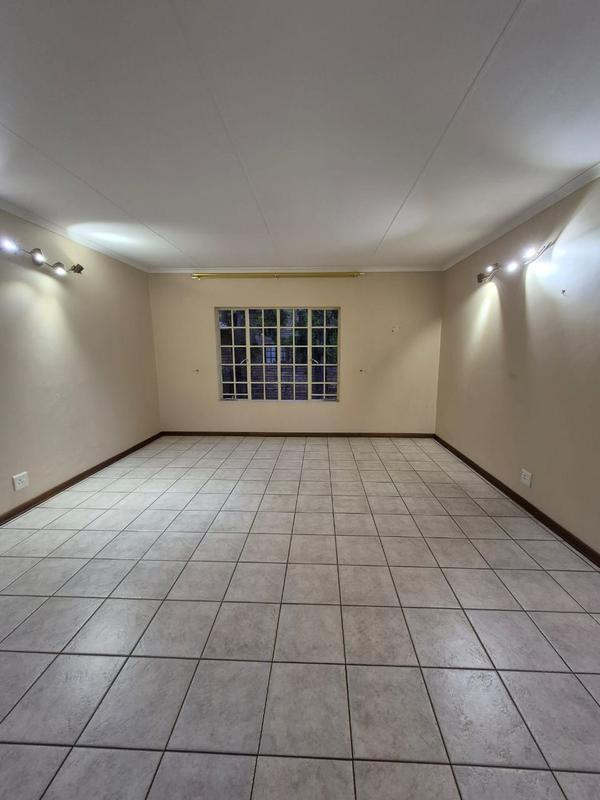 To Let 3 Bedroom Property for Rent in Eldoglen Gauteng