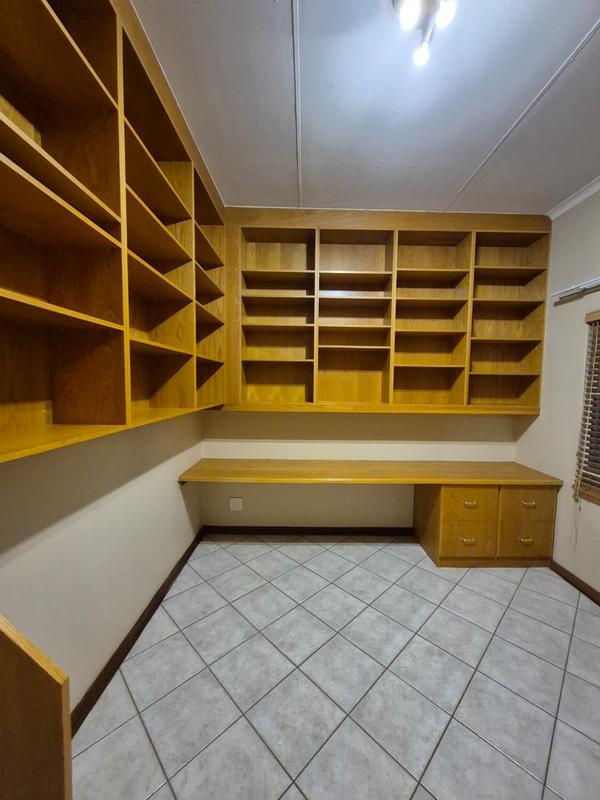 To Let 3 Bedroom Property for Rent in Eldoglen Gauteng