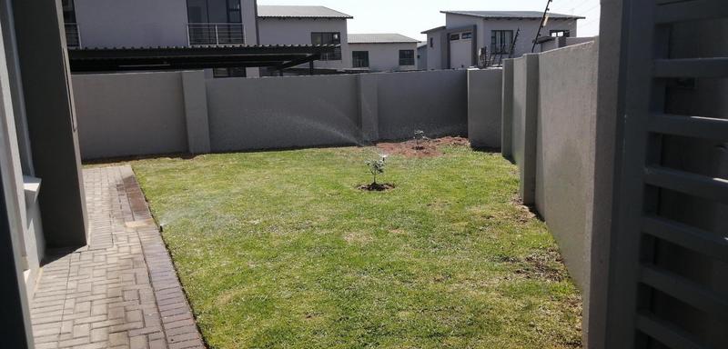 To Let 2 Bedroom Property for Rent in Equestria Gauteng