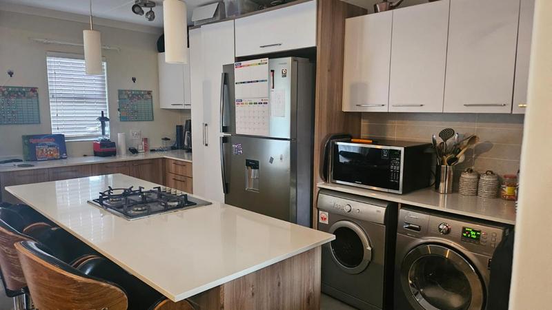 To Let 3 Bedroom Property for Rent in Modderfontein Gauteng