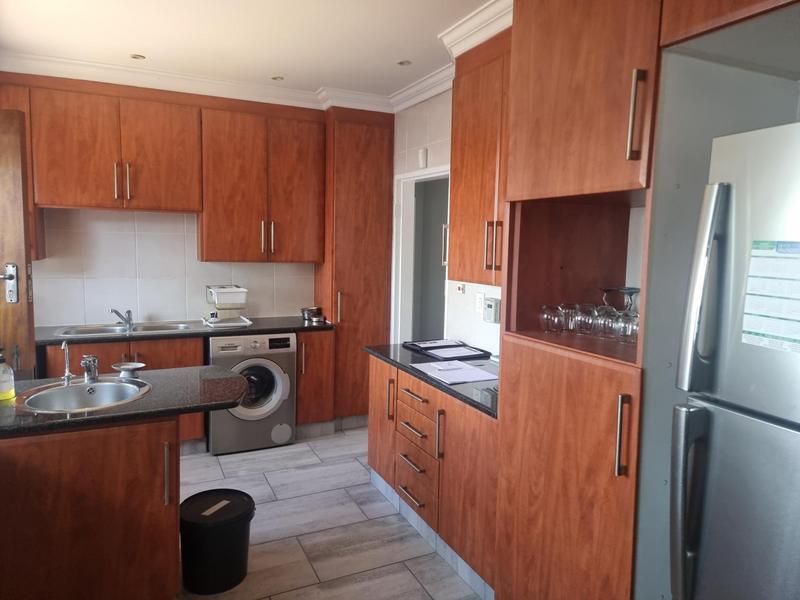 6 Bedroom Property for Sale in Dowerglen Gauteng