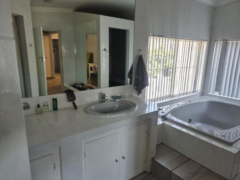 6 Bedroom Property for Sale in Dowerglen Gauteng