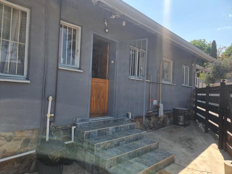6 Bedroom Property for Sale in Dowerglen Gauteng