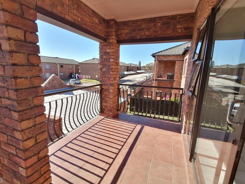 2 Bedroom Property for Sale in Sonneveld Gauteng