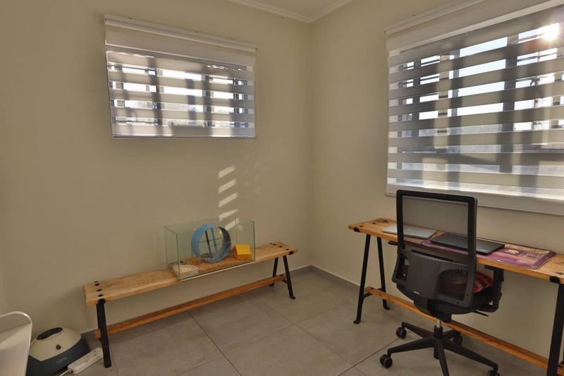 To Let 3 Bedroom Property for Rent in Craigavon Gauteng