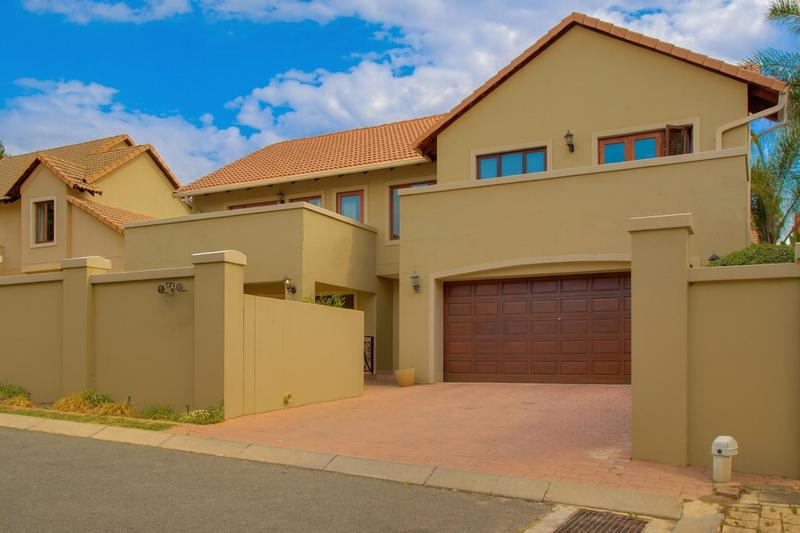 To Let 4 Bedroom Property for Rent in Broadacres Gauteng