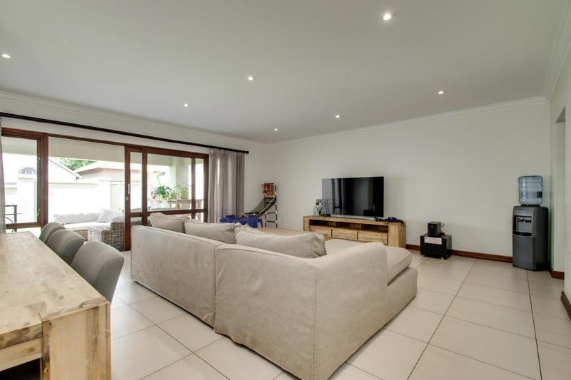 To Let 4 Bedroom Property for Rent in Broadacres Gauteng