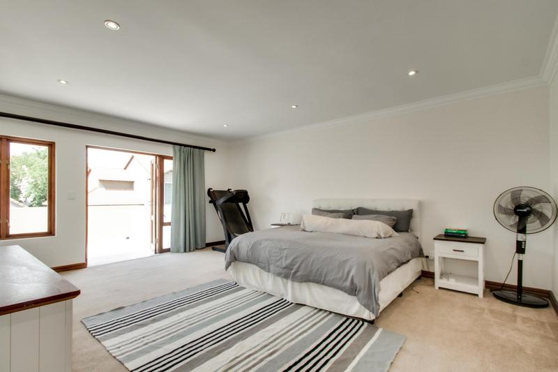 To Let 4 Bedroom Property for Rent in Broadacres Gauteng