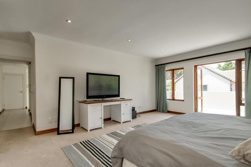 To Let 4 Bedroom Property for Rent in Broadacres Gauteng