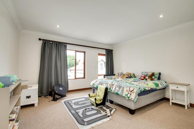To Let 4 Bedroom Property for Rent in Broadacres Gauteng