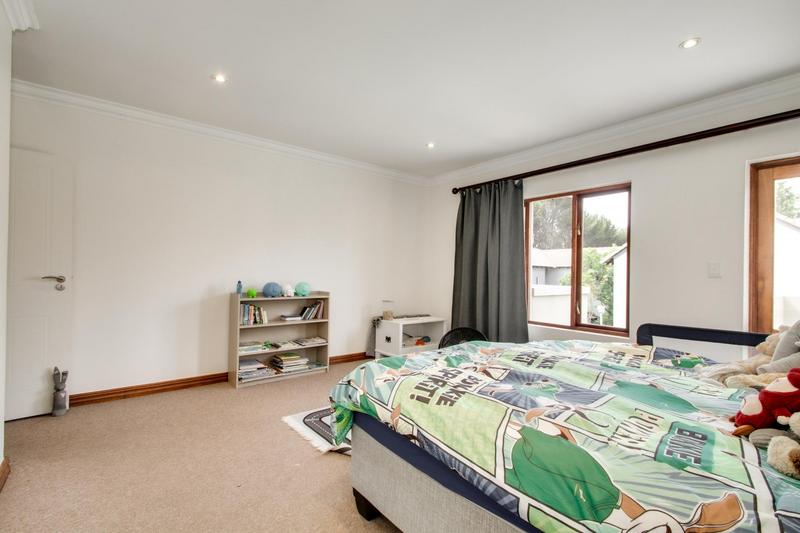 To Let 4 Bedroom Property for Rent in Broadacres Gauteng