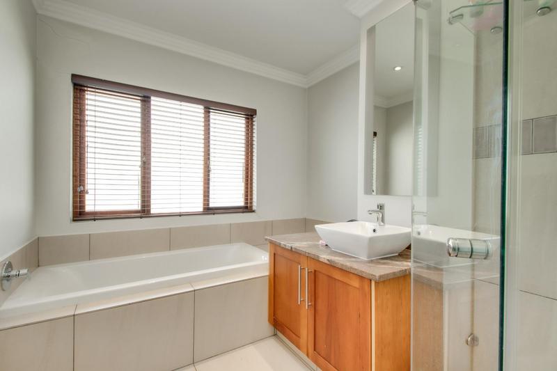 To Let 4 Bedroom Property for Rent in Broadacres Gauteng