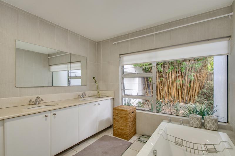 3 Bedroom Property for Sale in Bryanston Gauteng