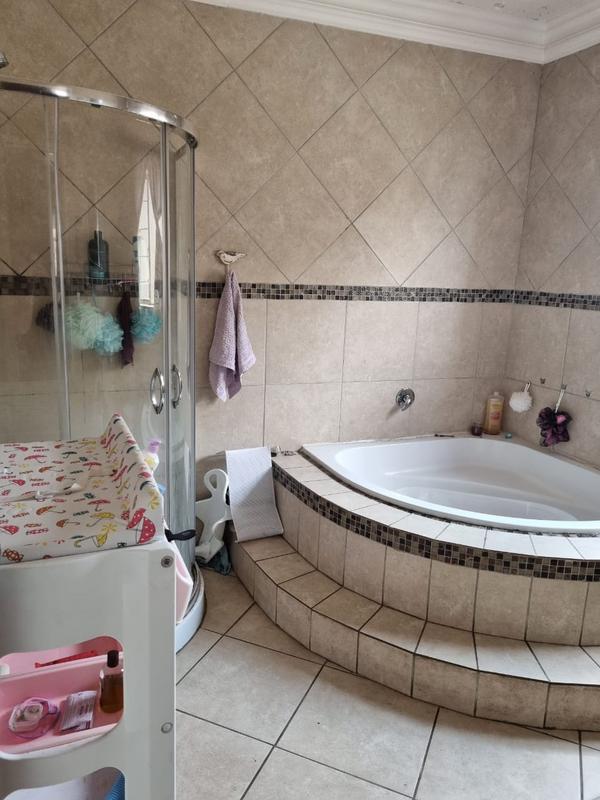 4 Bedroom Property for Sale in Krugersdorp West Gauteng