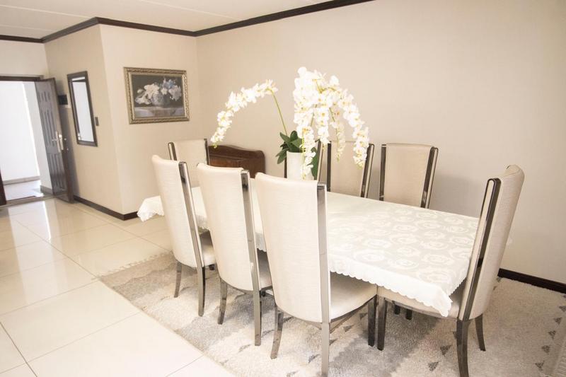 4 Bedroom Property for Sale in Carlswald Gauteng