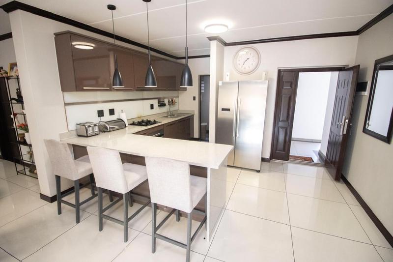 4 Bedroom Property for Sale in Carlswald Gauteng