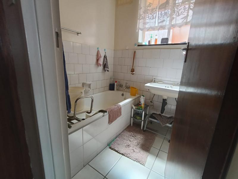 To Let 1 Bedroom Property for Rent in Casseldale Gauteng