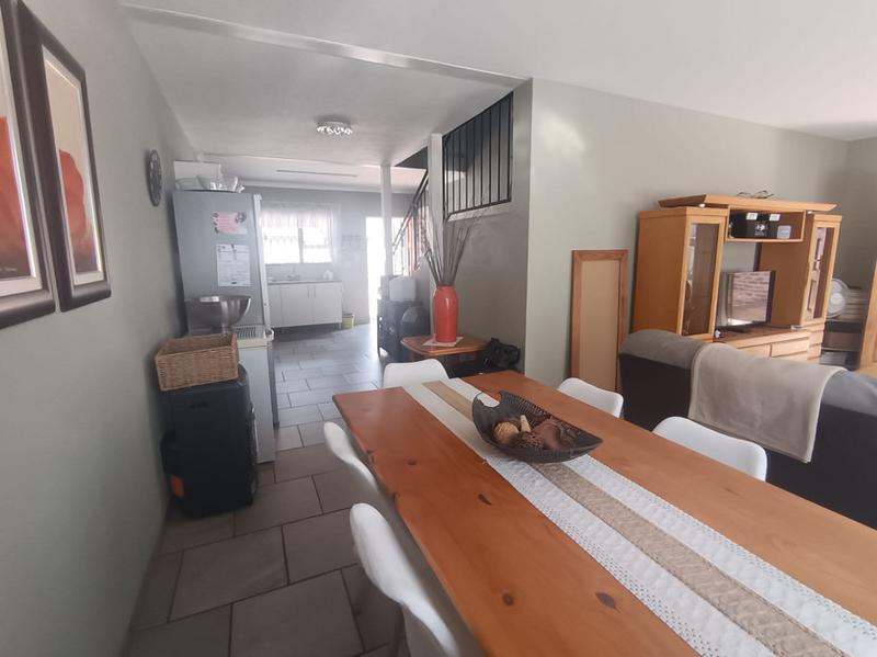 To Let 3 Bedroom Property for Rent in Strubenvale Gauteng