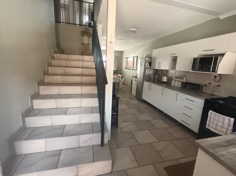 To Let 3 Bedroom Property for Rent in Strubenvale Gauteng