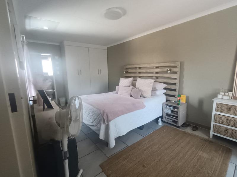 To Let 3 Bedroom Property for Rent in Strubenvale Gauteng