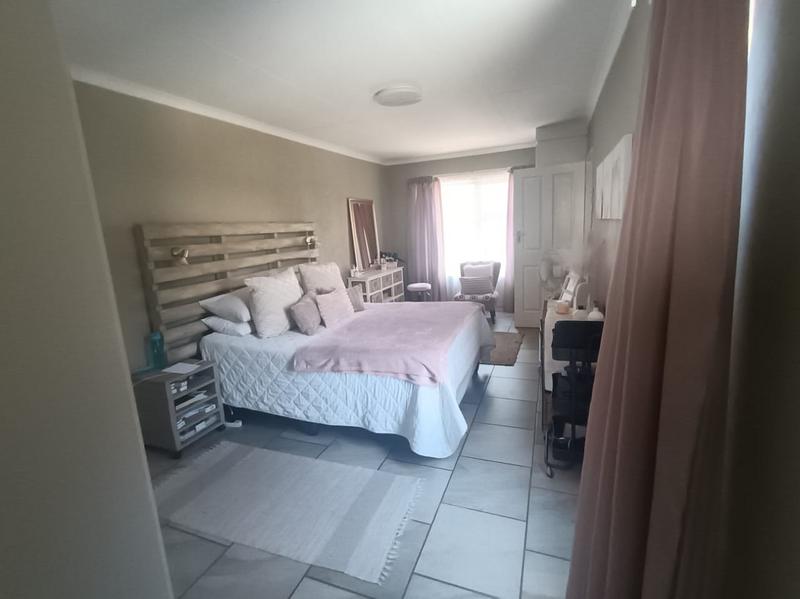 To Let 3 Bedroom Property for Rent in Strubenvale Gauteng