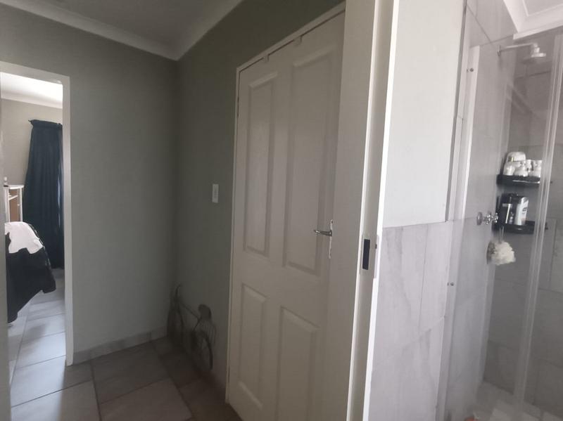 To Let 3 Bedroom Property for Rent in Strubenvale Gauteng