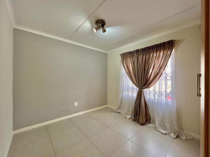 To Let 3 Bedroom Property for Rent in Modderfontein Gauteng