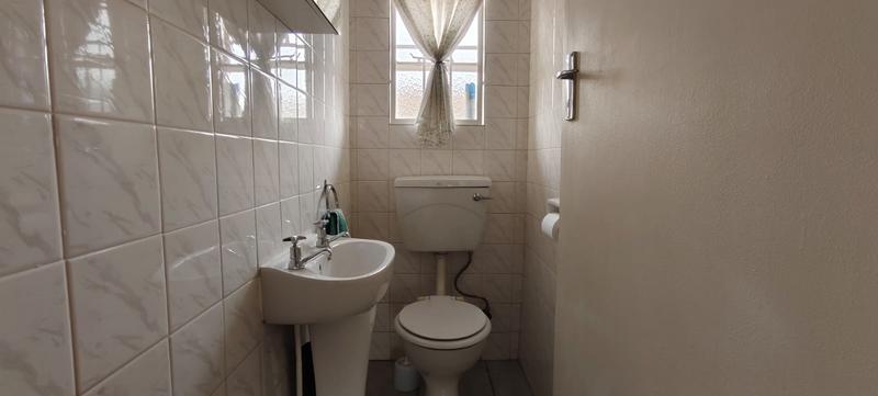 2 Bedroom Property for Sale in Norton Park Gauteng