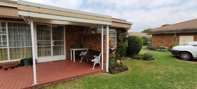 2 Bedroom Property for Sale in Norton Park Gauteng