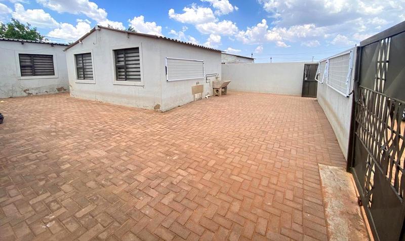 To Let 1 Bedroom Property for Rent in Bram Fischerville Gauteng