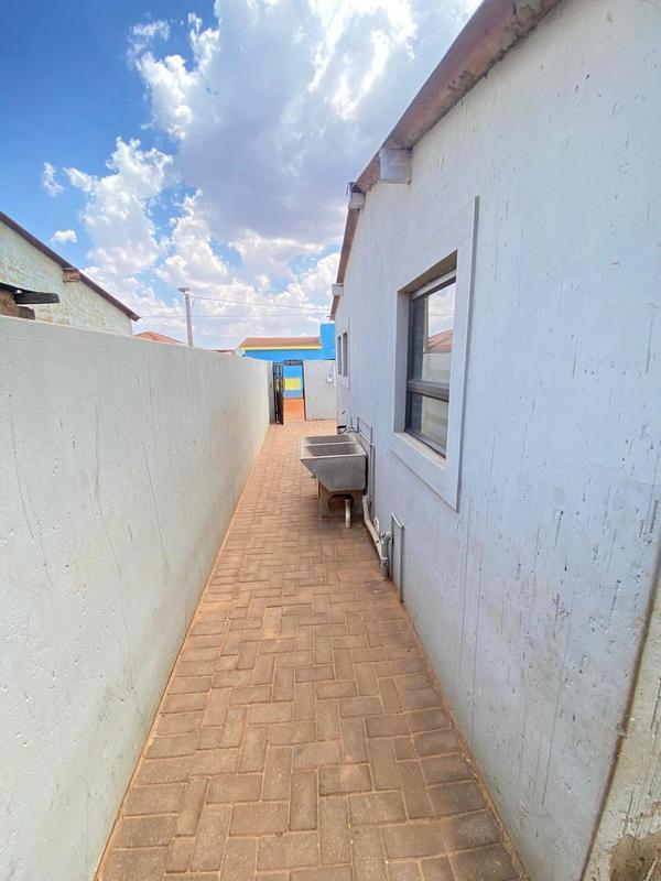 To Let 1 Bedroom Property for Rent in Bram Fischerville Gauteng