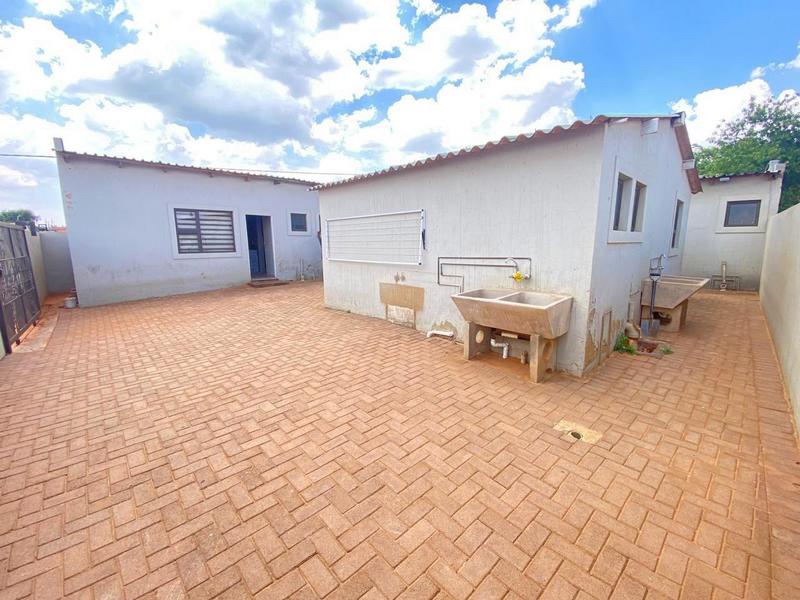 To Let 1 Bedroom Property for Rent in Bram Fischerville Gauteng