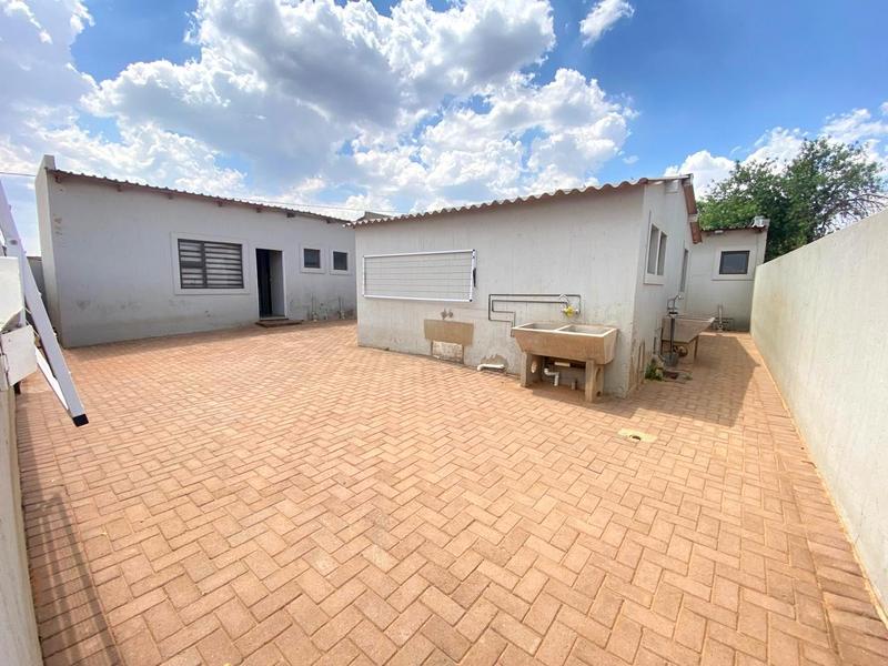To Let 1 Bedroom Property for Rent in Bram Fischerville Gauteng