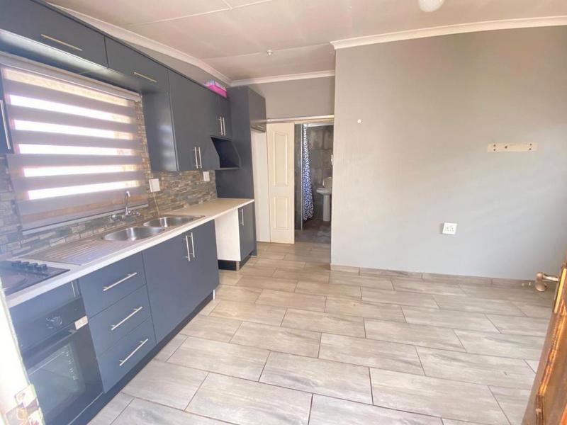 To Let 1 Bedroom Property for Rent in Bram Fischerville Gauteng