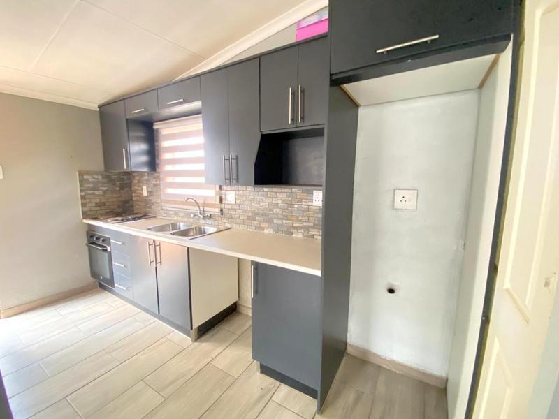 To Let 1 Bedroom Property for Rent in Bram Fischerville Gauteng