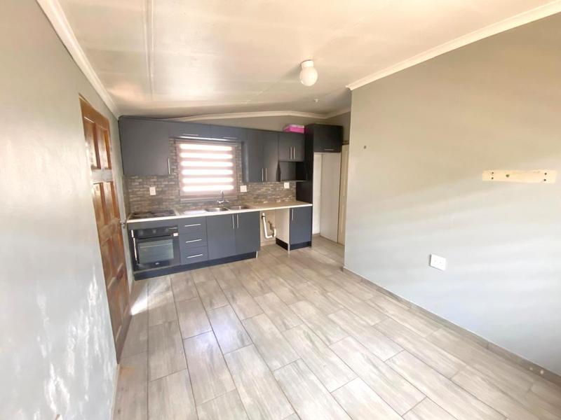 To Let 1 Bedroom Property for Rent in Bram Fischerville Gauteng