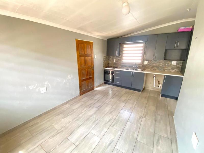To Let 1 Bedroom Property for Rent in Bram Fischerville Gauteng