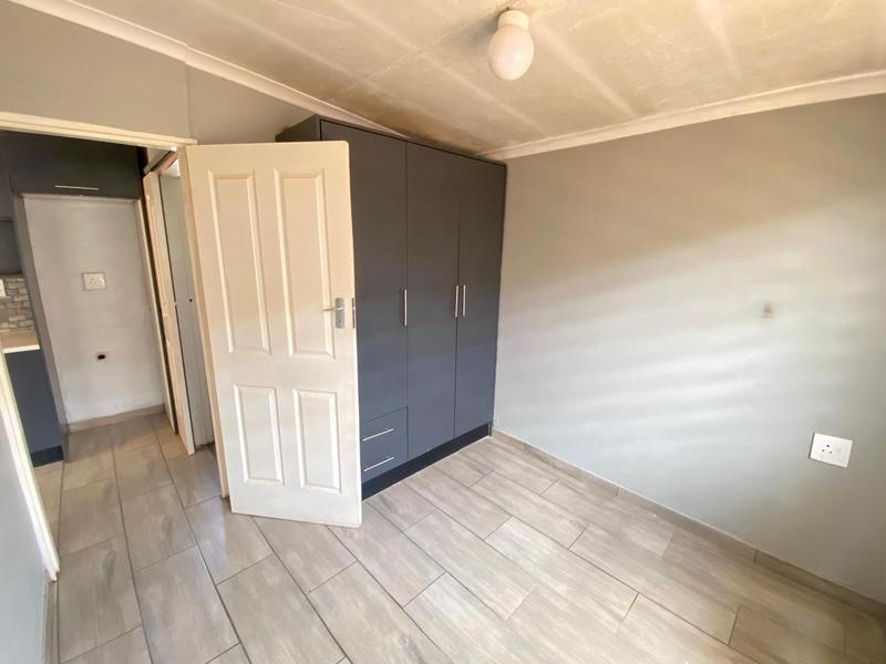 To Let 1 Bedroom Property for Rent in Bram Fischerville Gauteng